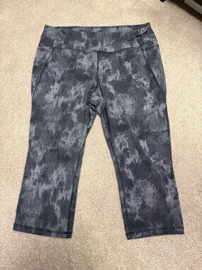 LIVI Yoga Capri Pants Womens Black Grey High Rise Pull On Soft 4-Way Stretch